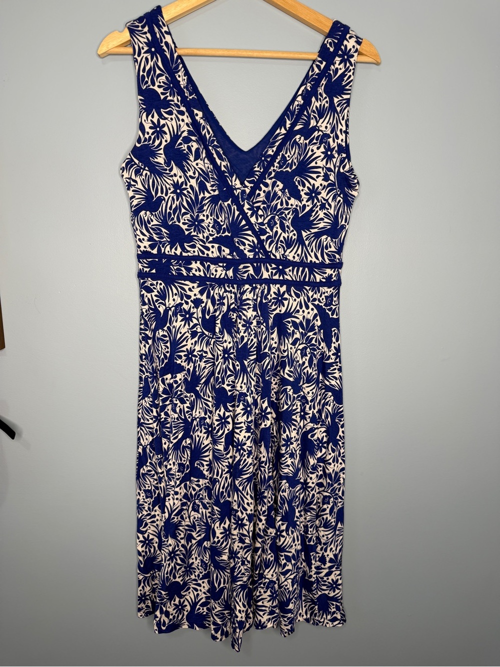 Boden Navy and White Floral V‑Neck Midi Dress